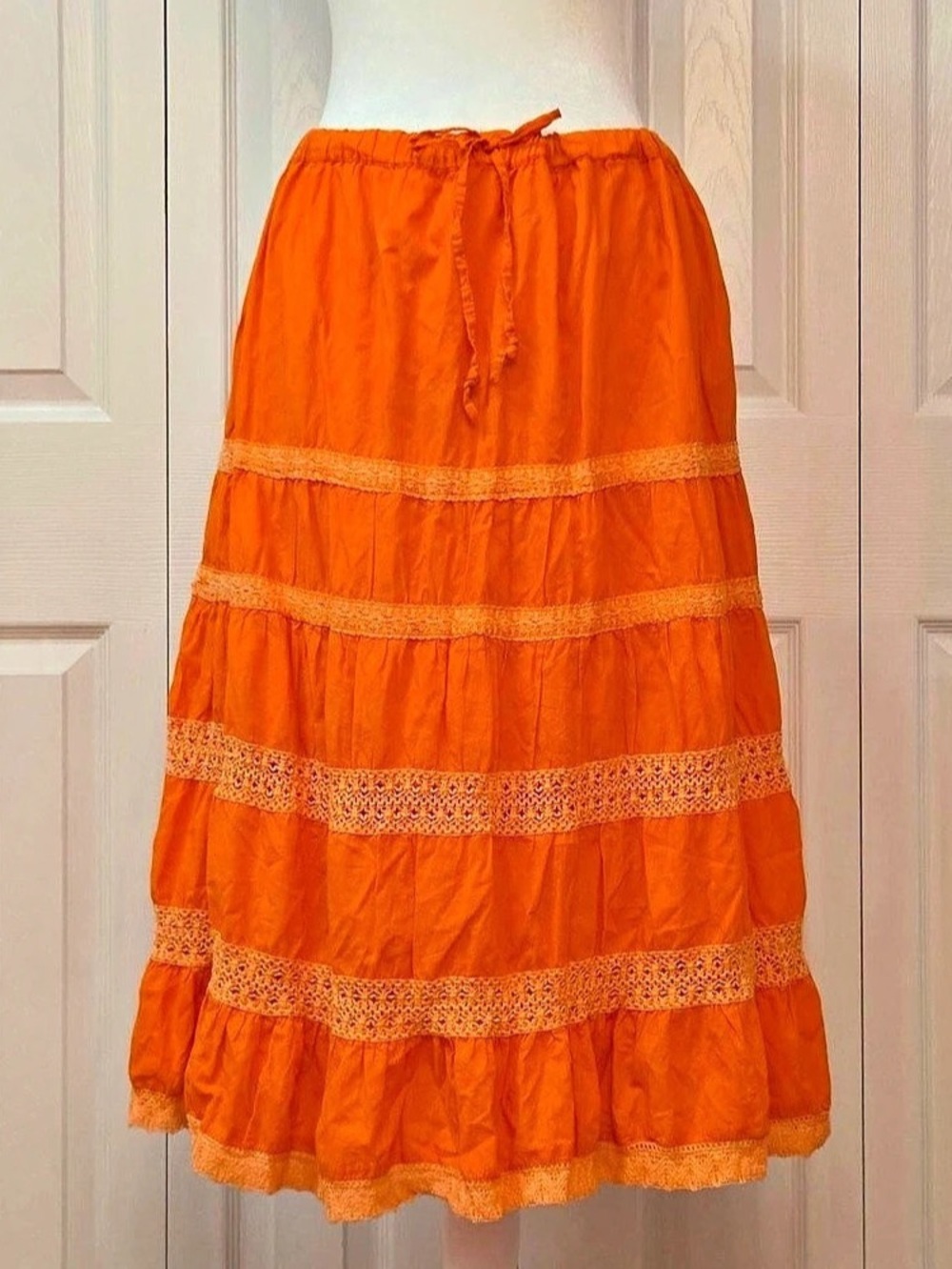 provogue Tiered Lace Trim Maxi Skirt in Orange